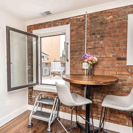 Appartamento Luxury Design Focused, Detroit Themed Apt Near Downtown In The Art District Esterno foto